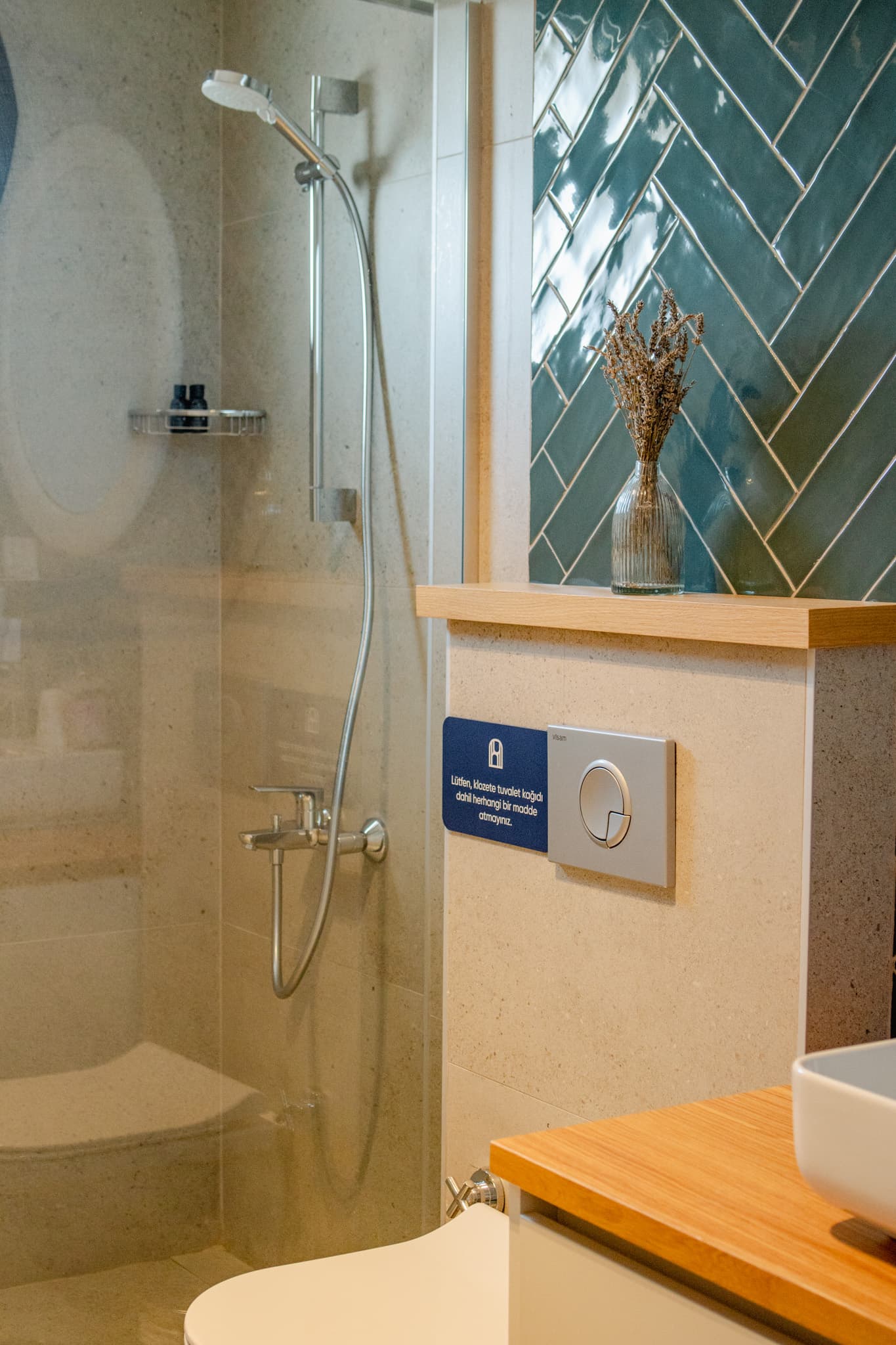 Room image 4